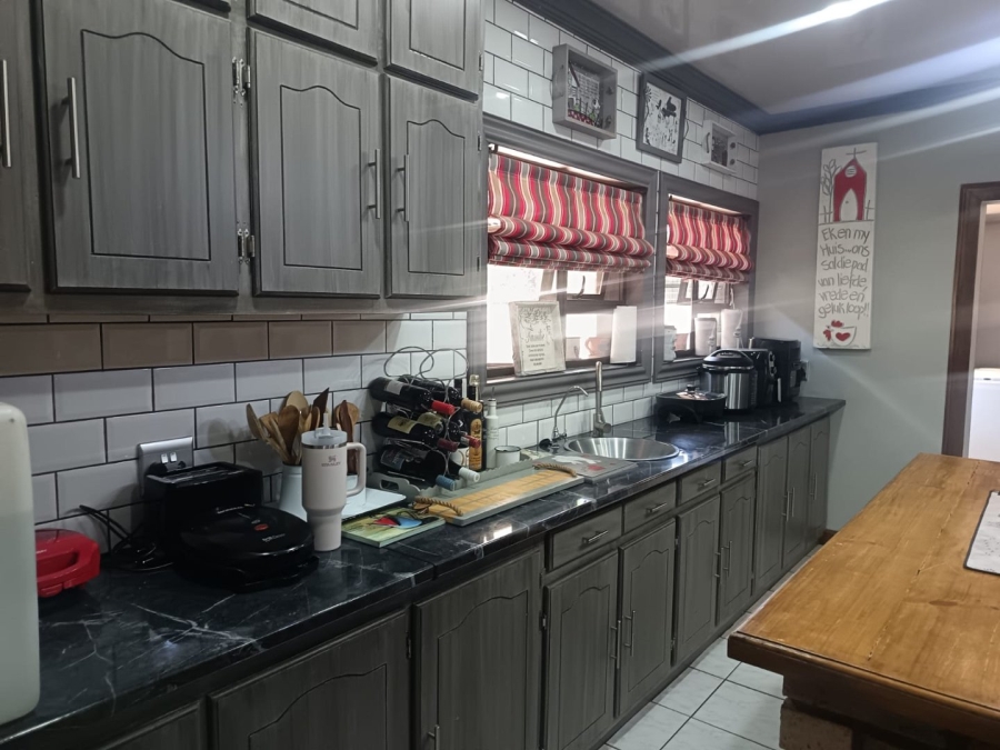 4 Bedroom Property for Sale in Carters Glen Northern Cape